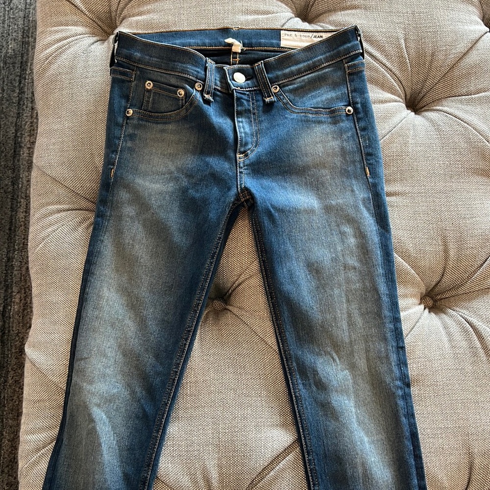 Rag & Bone size 26 Redmond color skinny mid rise never used, perfect condition